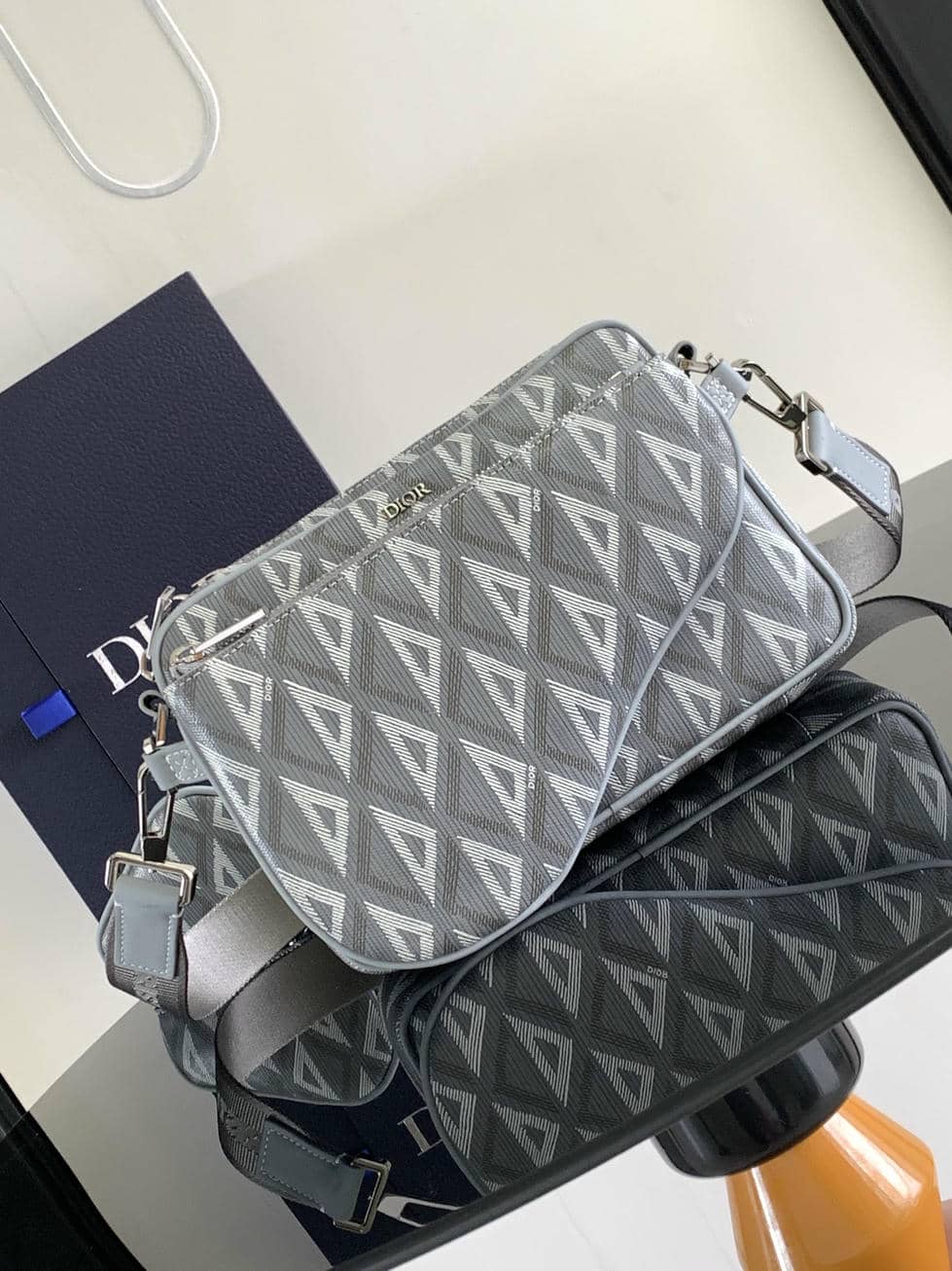 00124 Dior Man Bag